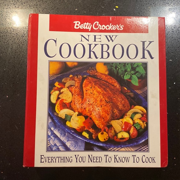 Betty Crocker classic cookbook - Picture 1 of 6
